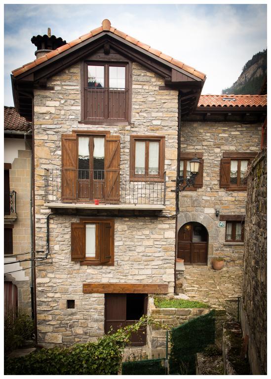 Kapel Etxea Hotel Urzainqui Exterior photo